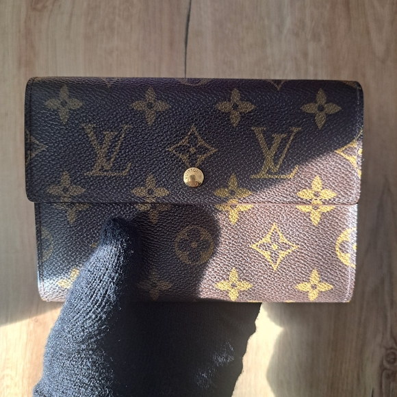 Louis Vuitton wallet - Picture 10 of 10